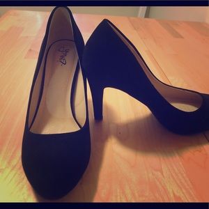 Women’s suede black heels